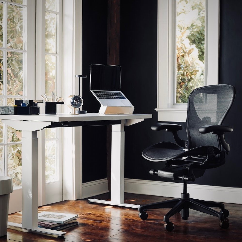 ergonomic office furniture: the key to a healthy and comfortable work environment
